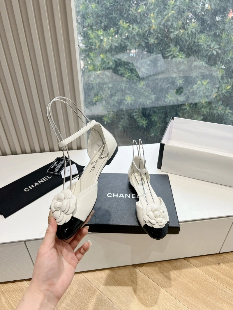 Resilient Chxnxl Sandals 132755