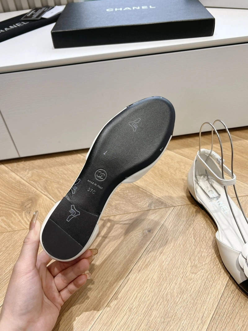 Resilient Chxnxl Sandals 132755