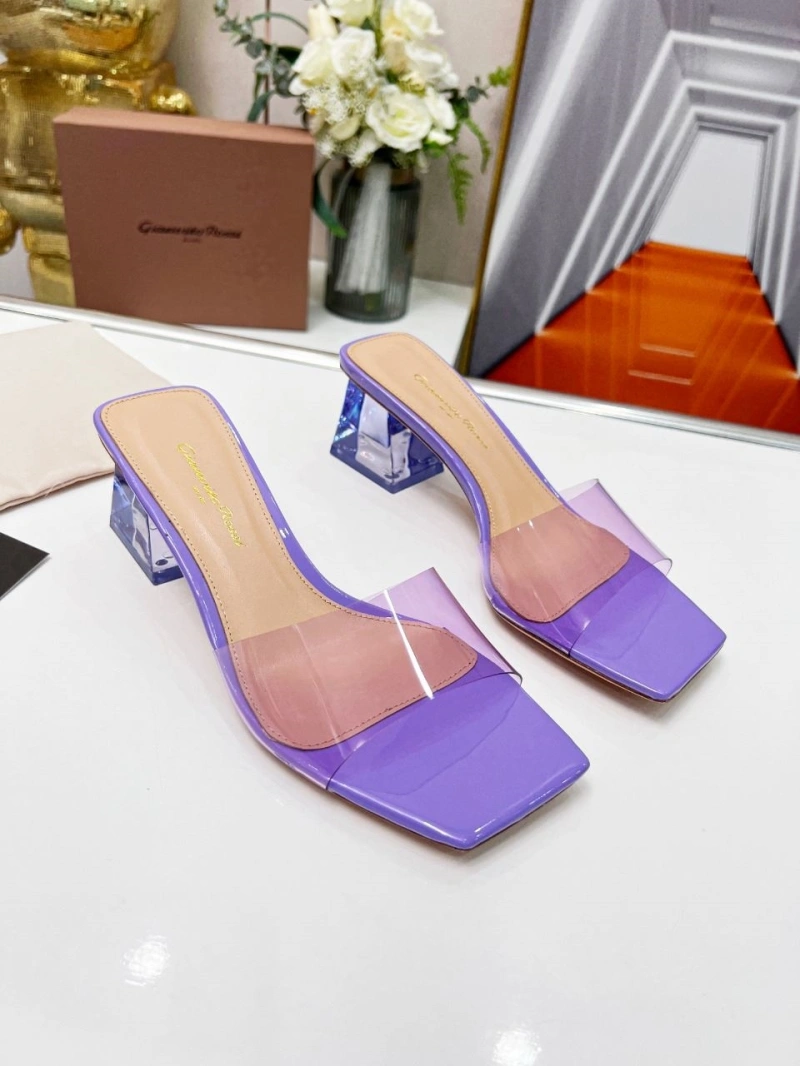 EyeCatching Othxr Slippers 216668
