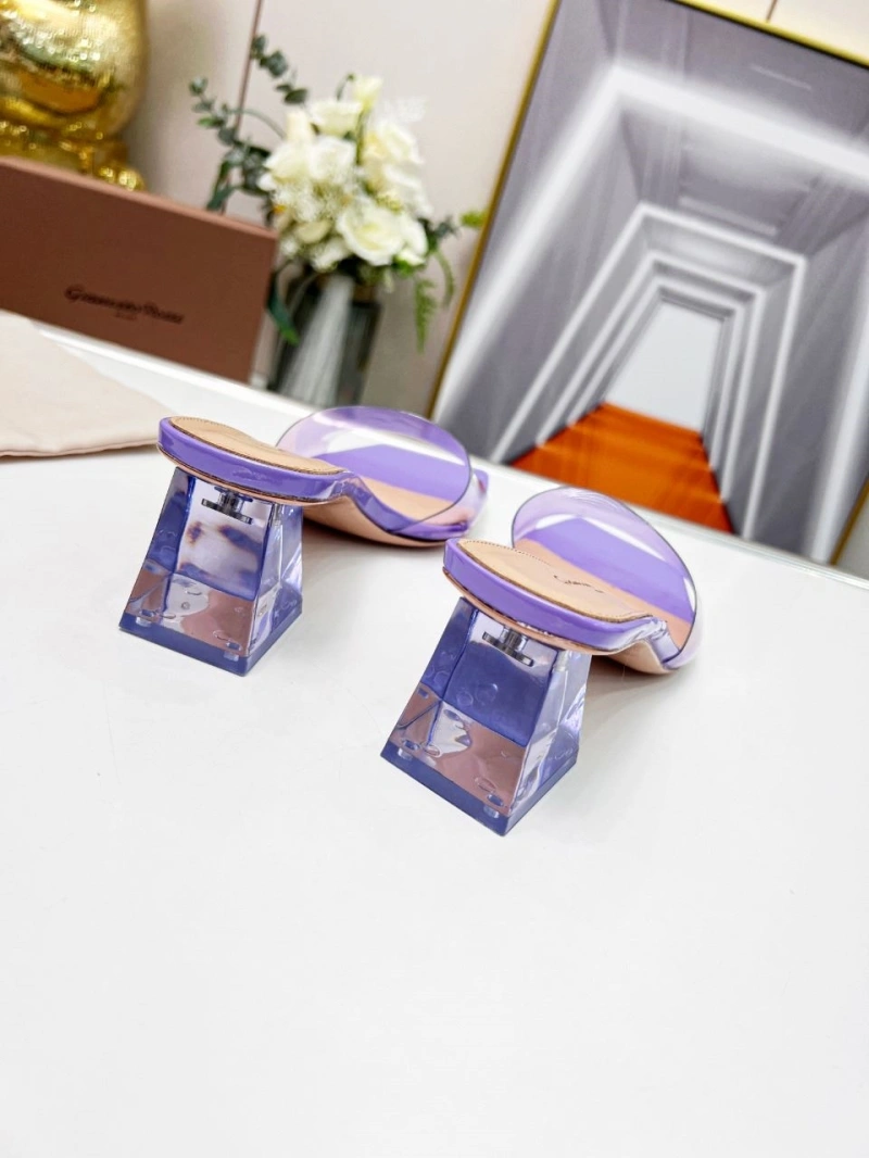 EyeCatching Othxr Slippers 216668