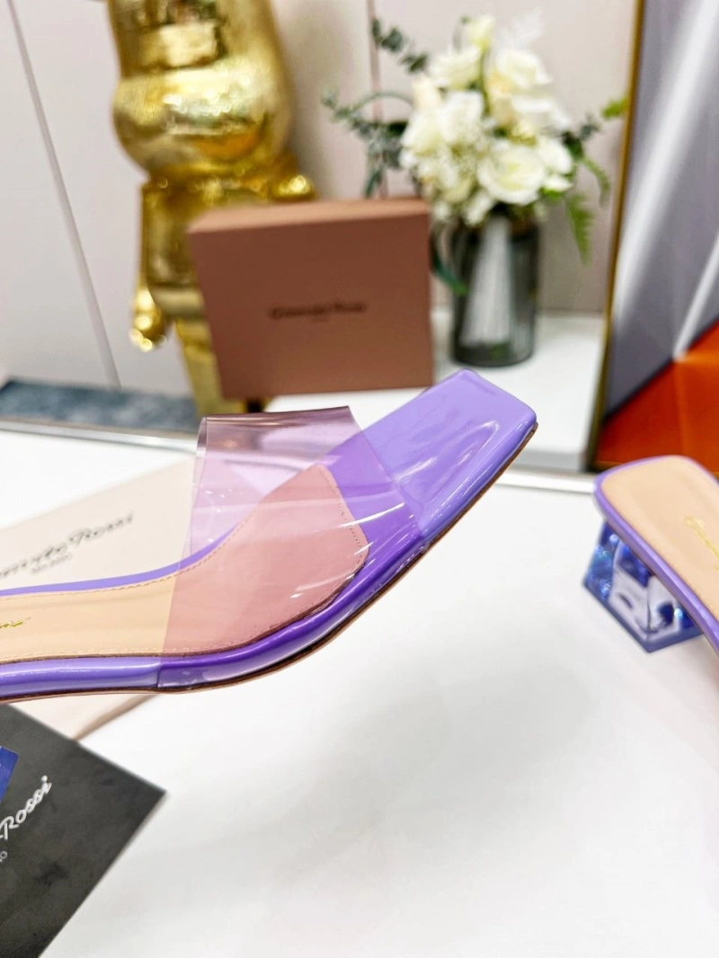 EyeCatching Othxr Slippers 216668