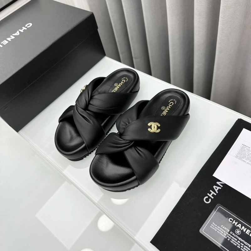 Resilient Chxnxl Slippers 132548