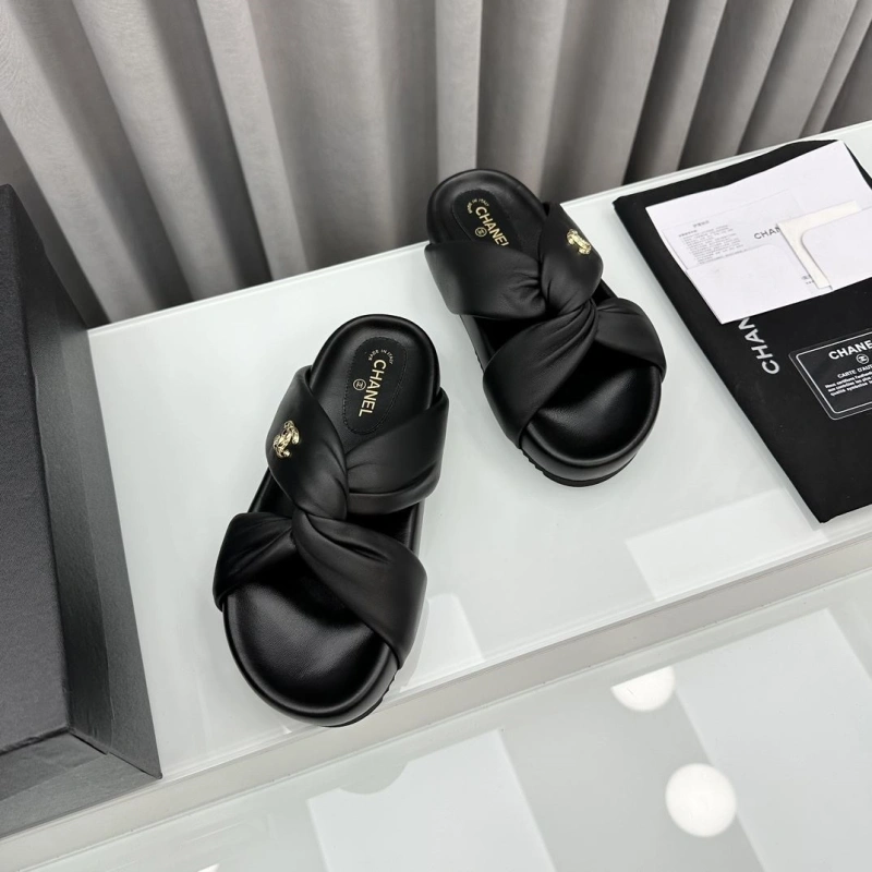 Resilient Chxnxl Slippers 132548