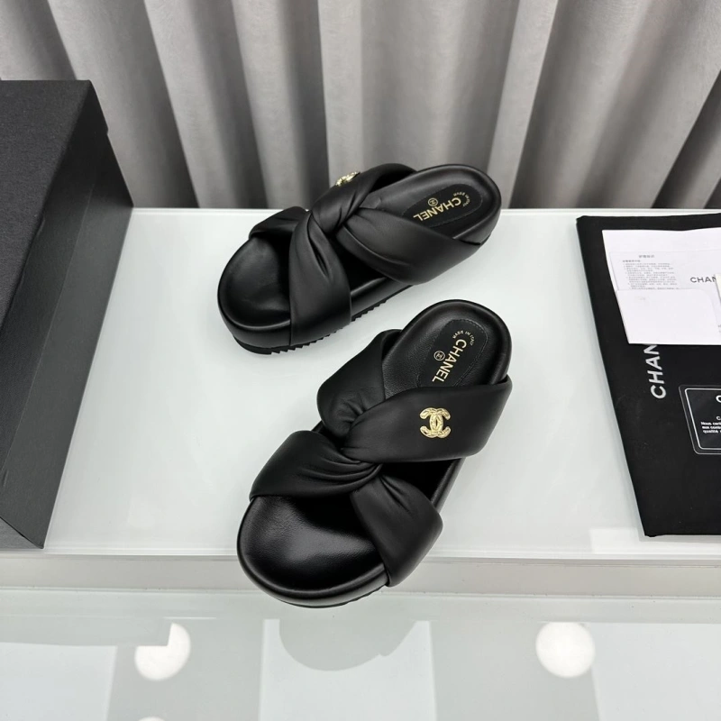 Resilient Chxnxl Slippers 132548