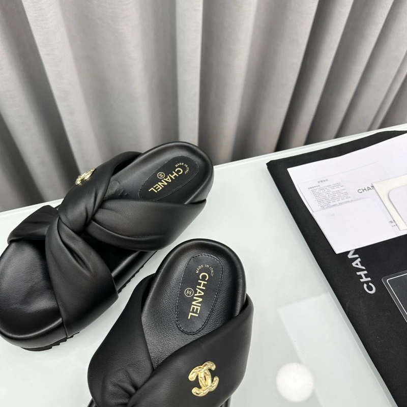 Resilient Chxnxl Slippers 132548