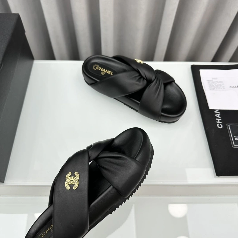 Resilient Chxnxl Slippers 132548