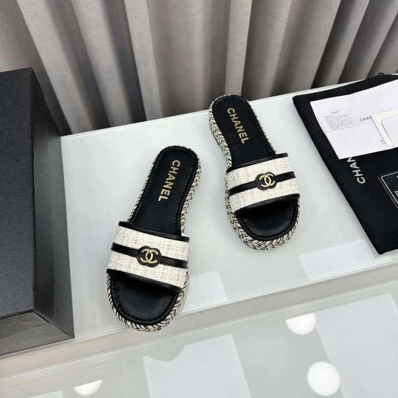 UrbanStyle Chxnxl Slippers 132541