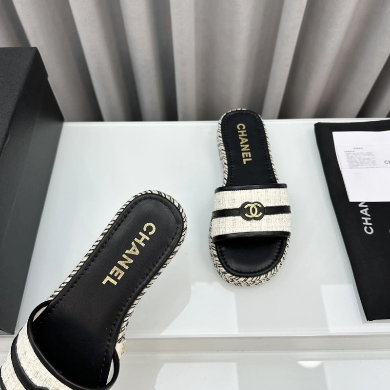 UrbanStyle Chxnxl Slippers 132541