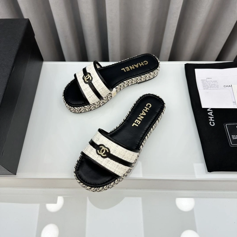 UrbanStyle Chxnxl Slippers 132541