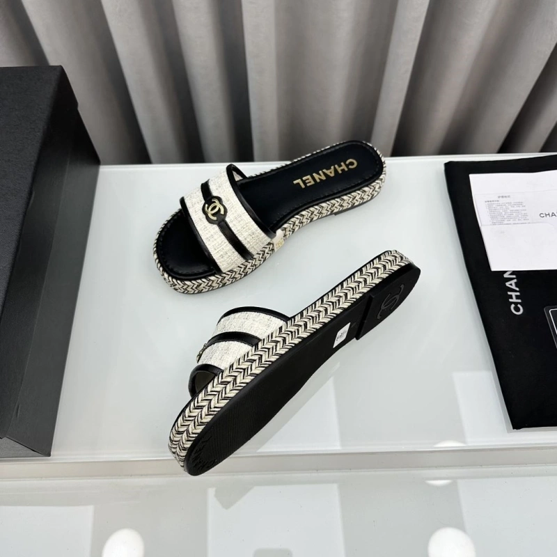 UrbanStyle Chxnxl Slippers 132541