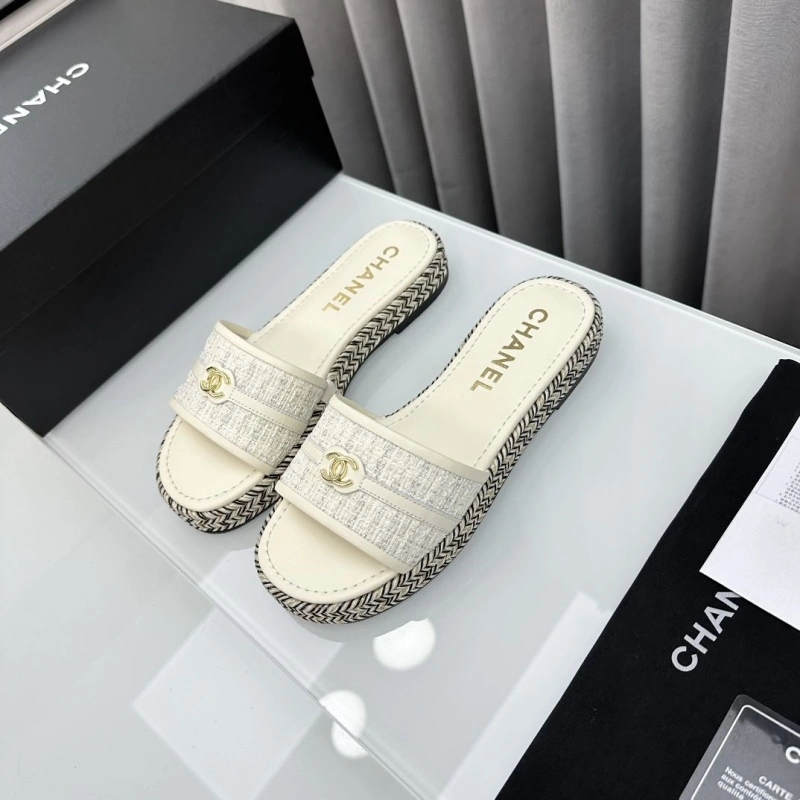 Compact Chxnxl Slippers 132542