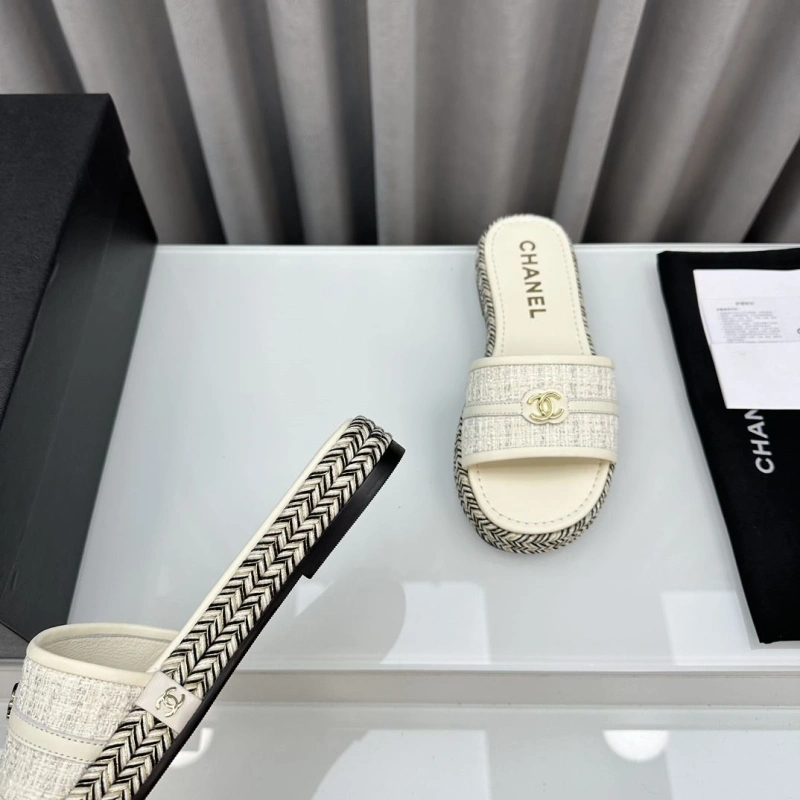 Compact Chxnxl Slippers 132542