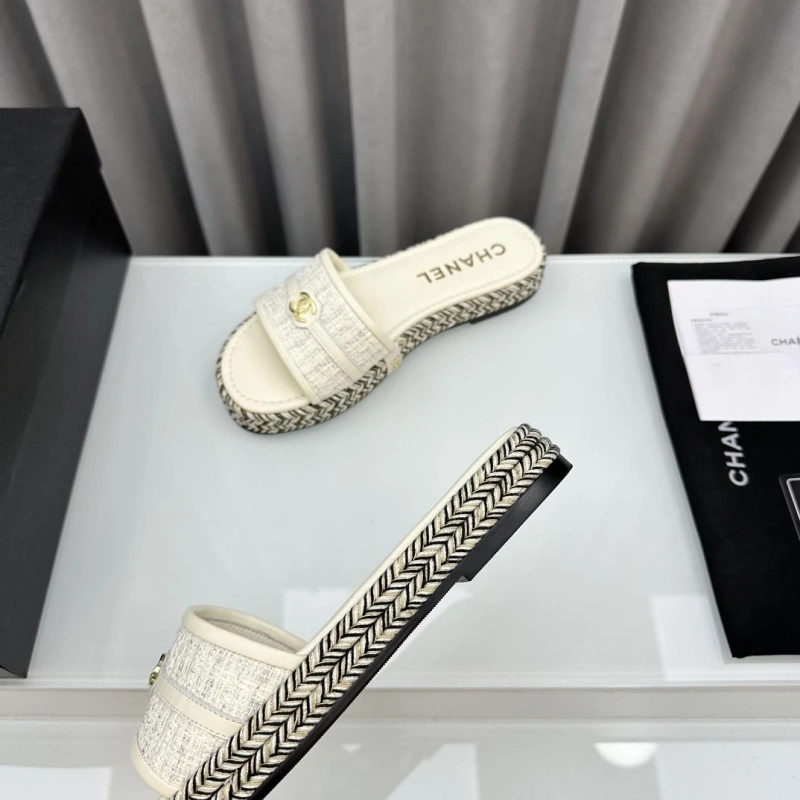 Compact Chxnxl Slippers 132542