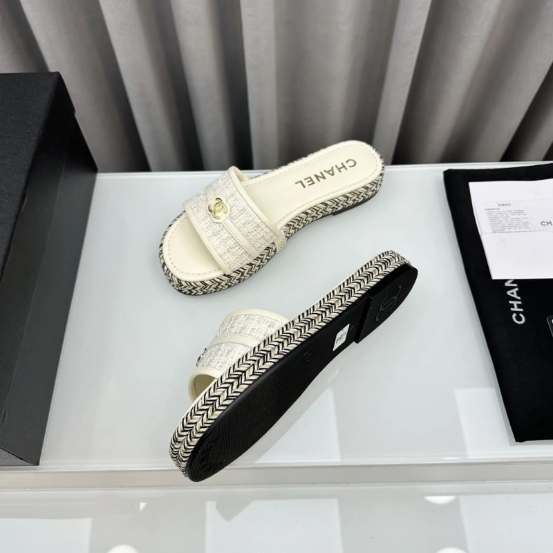 Compact Chxnxl Slippers 132542