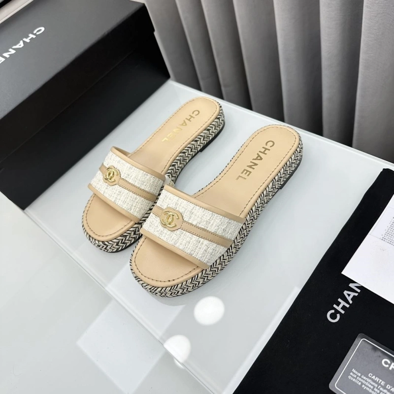 Comfortable Chxnxl Slippers 132543