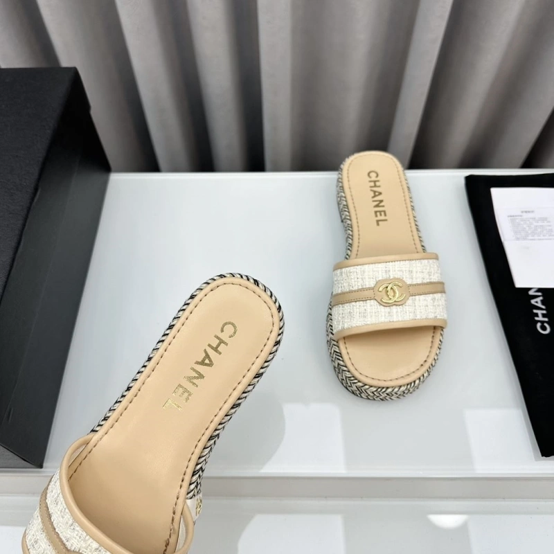 Comfortable Chxnxl Slippers 132543
