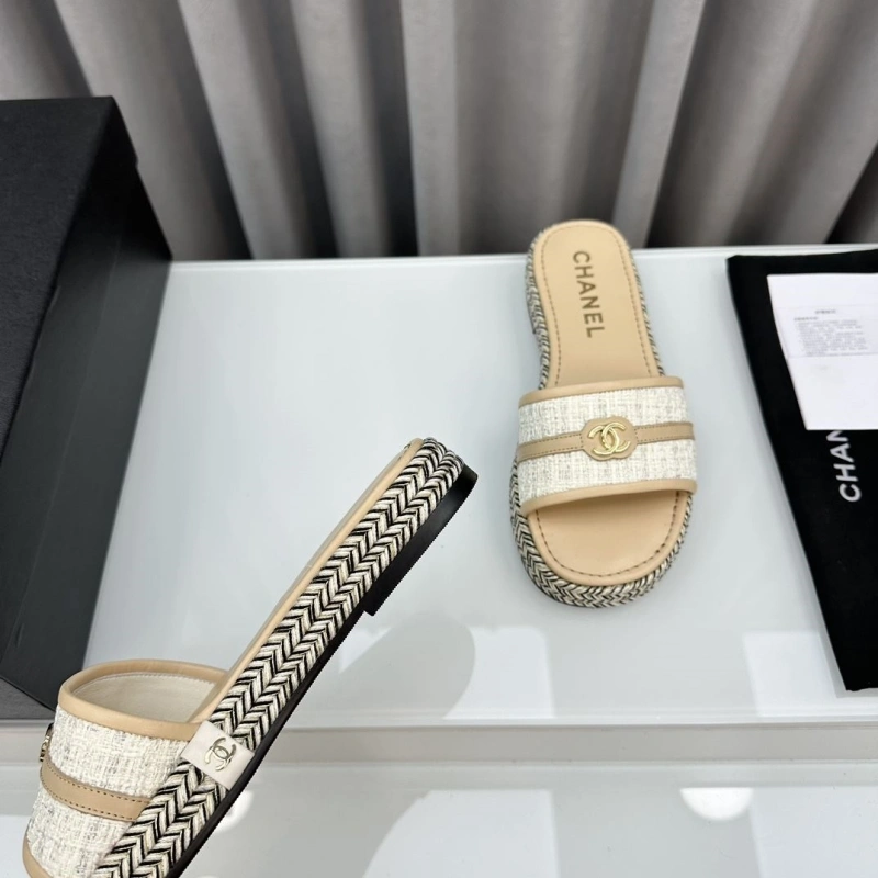 Comfortable Chxnxl Slippers 132543