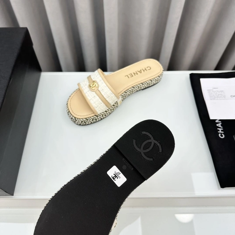 Comfortable Chxnxl Slippers 132543