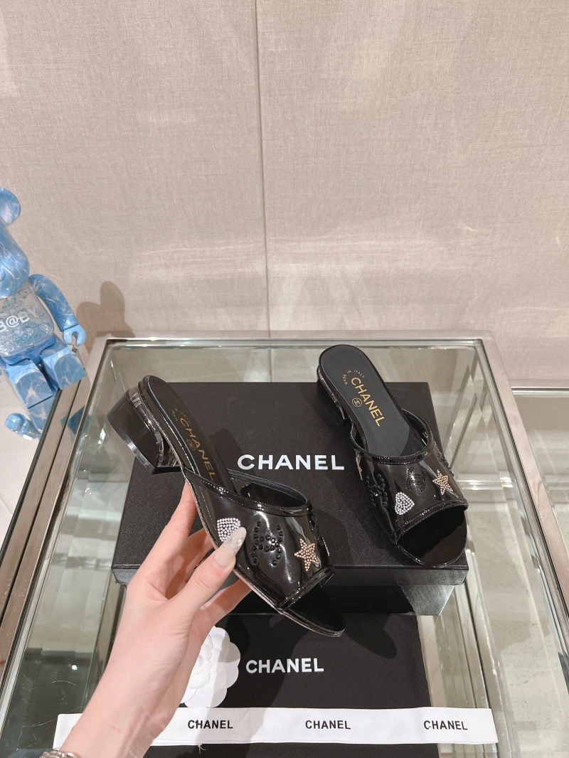 ModernLook Chxnxl Slippers 132537