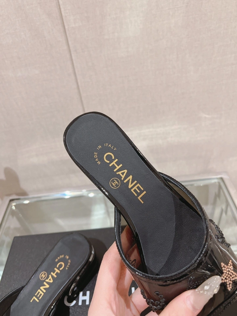 ModernLook Chxnxl Slippers 132537