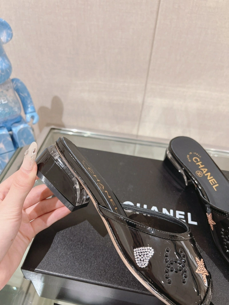 ModernLook Chxnxl Slippers 132537