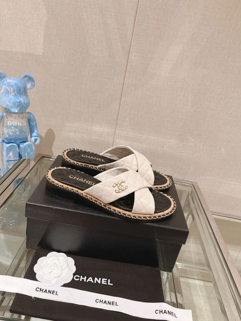 Resilient Chxnxl Slippers 132521