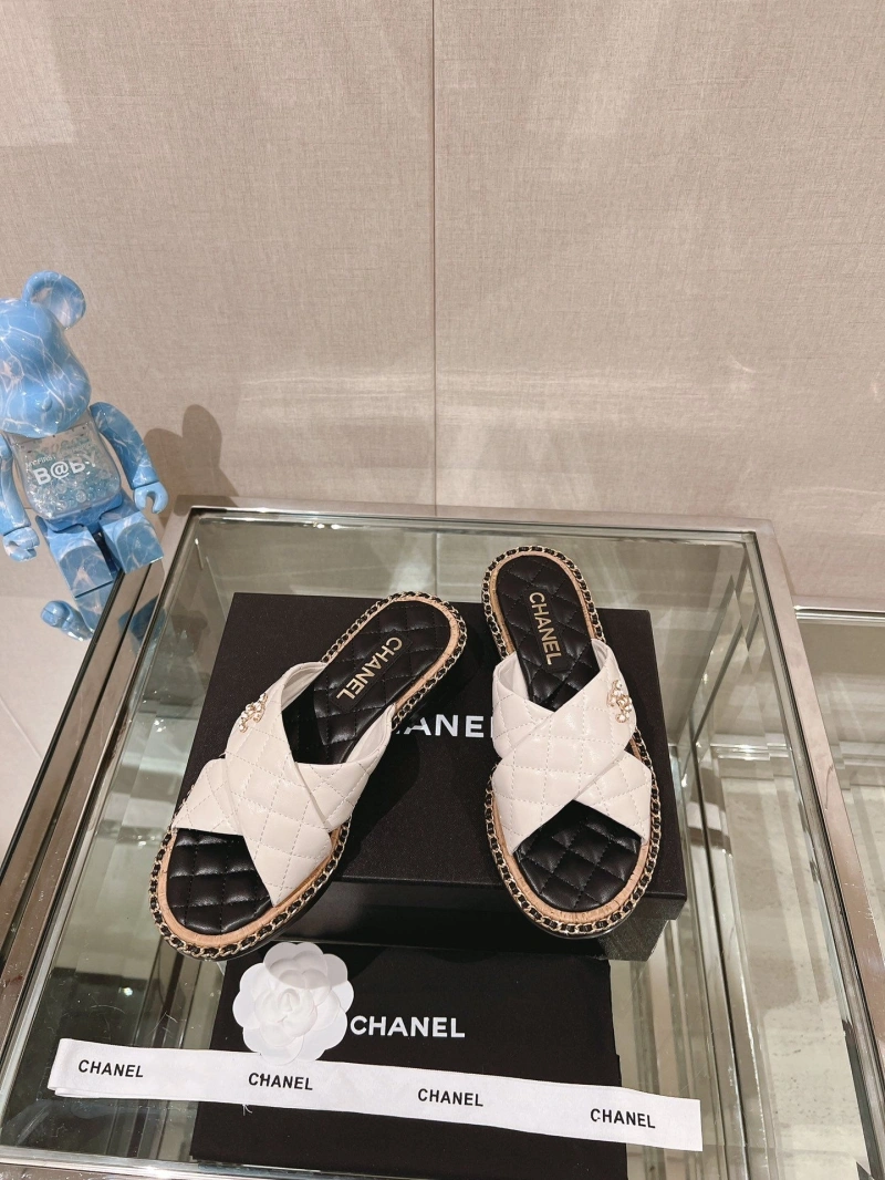 Resilient Chxnxl Slippers 132521