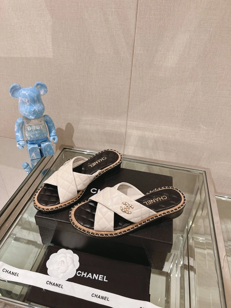 Resilient Chxnxl Slippers 132521