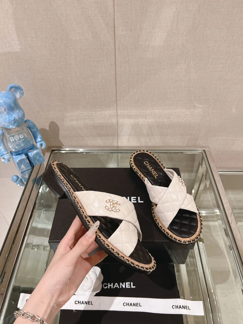 Resilient Chxnxl Slippers 132521