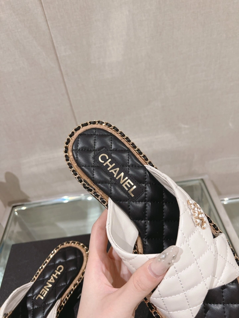 Resilient Chxnxl Slippers 132521