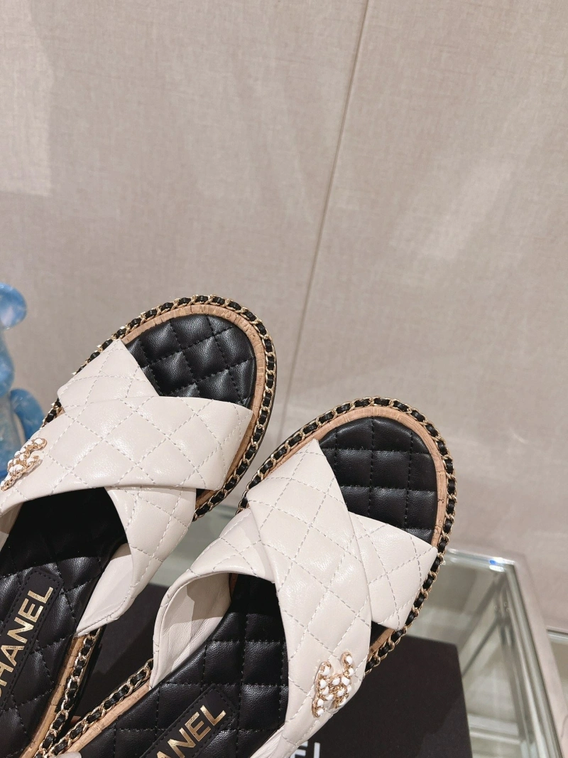 Resilient Chxnxl Slippers 132521