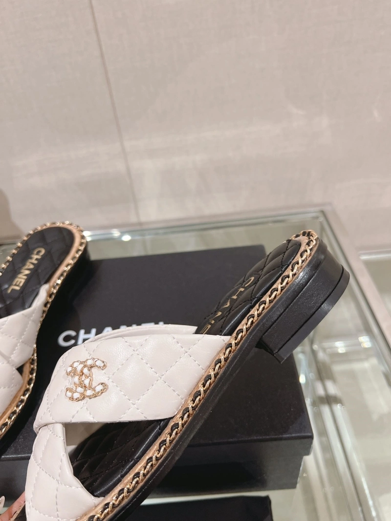 Resilient Chxnxl Slippers 132521