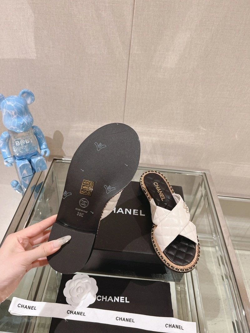 Resilient Chxnxl Slippers 132521