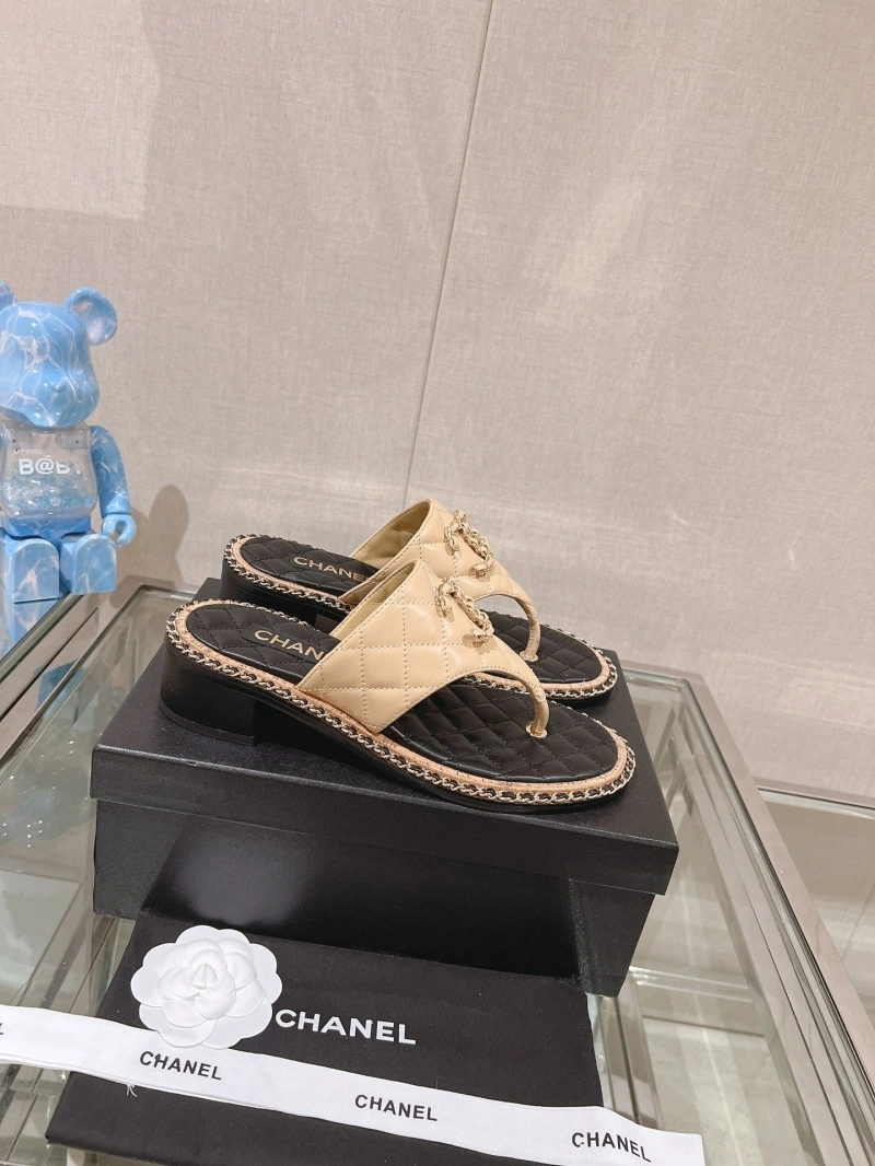 Fashionable Chxnxl Slippers 132520
