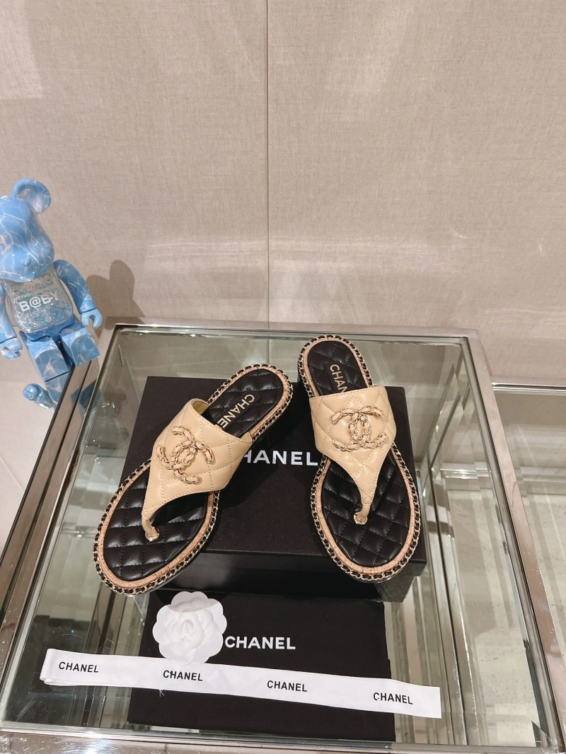 Fashionable Chxnxl Slippers 132520