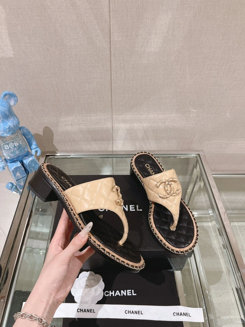 Fashionable Chxnxl Slippers 132520