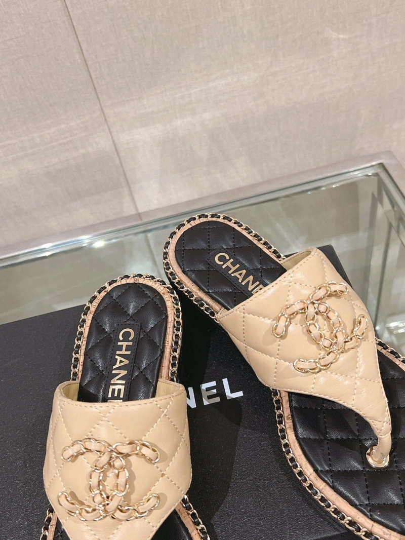 Fashionable Chxnxl Slippers 132520