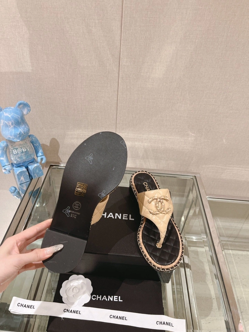 Fashionable Chxnxl Slippers 132520