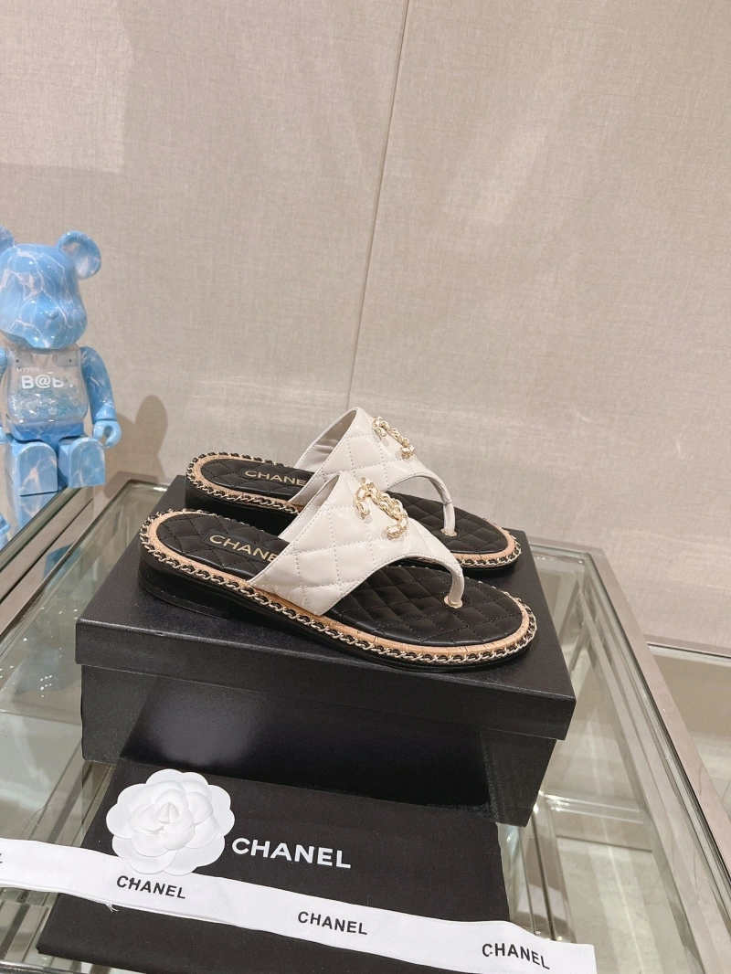 Trendsetting Chxnxl Slippers 132514