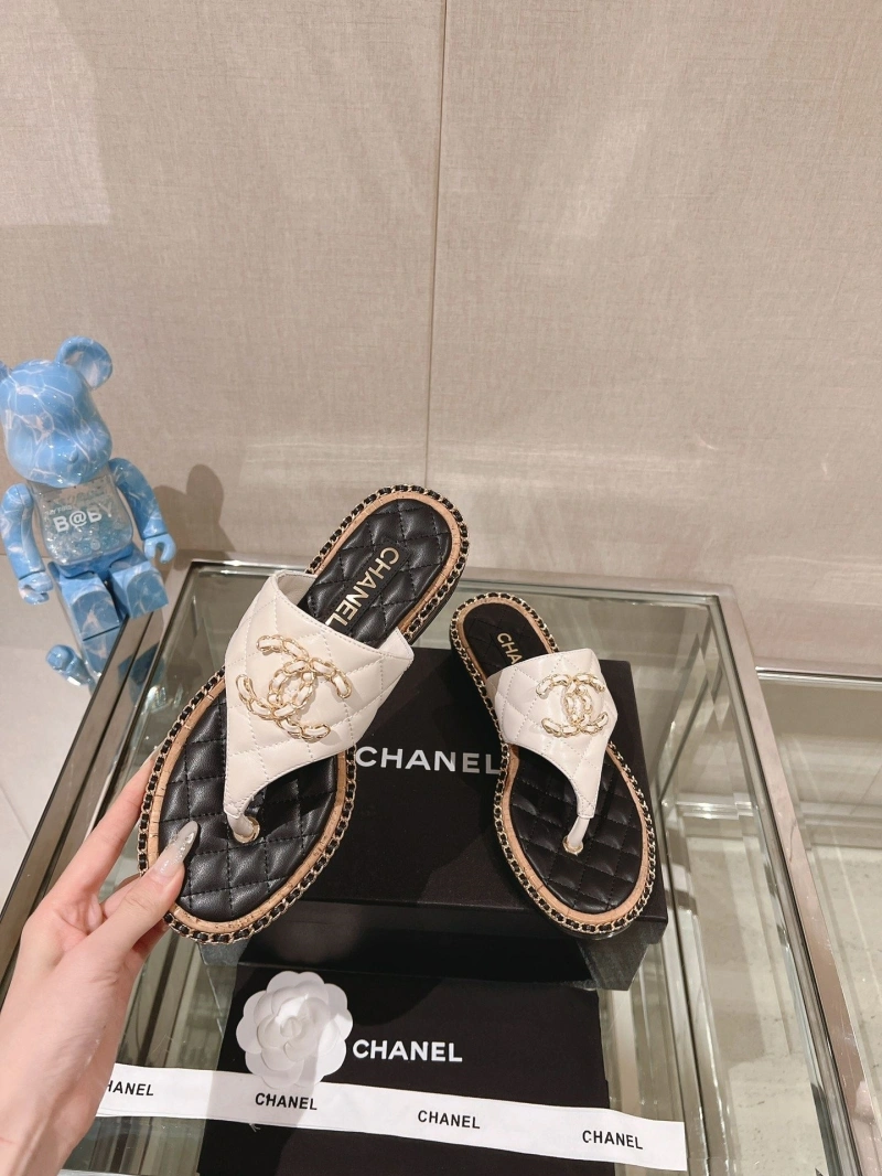 Trendsetting Chxnxl Slippers 132514