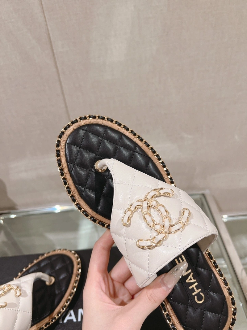 Trendsetting Chxnxl Slippers 132514
