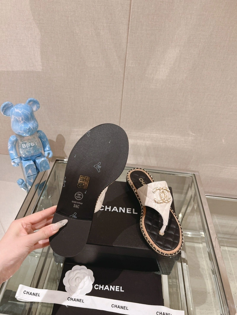 Trendsetting Chxnxl Slippers 132514
