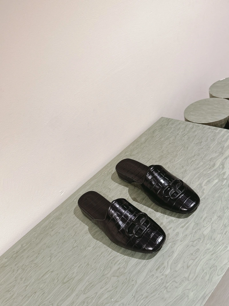 Bxlxnciaga Slippers Bold 110385