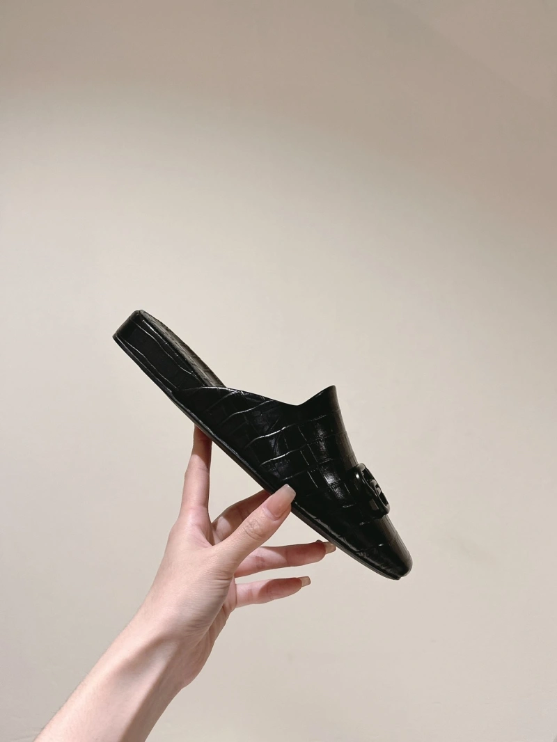 Bxlxnciaga Slippers Bold 110385