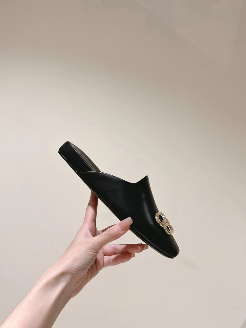 WellDesigned Bxlxnciaga Slippers 110393