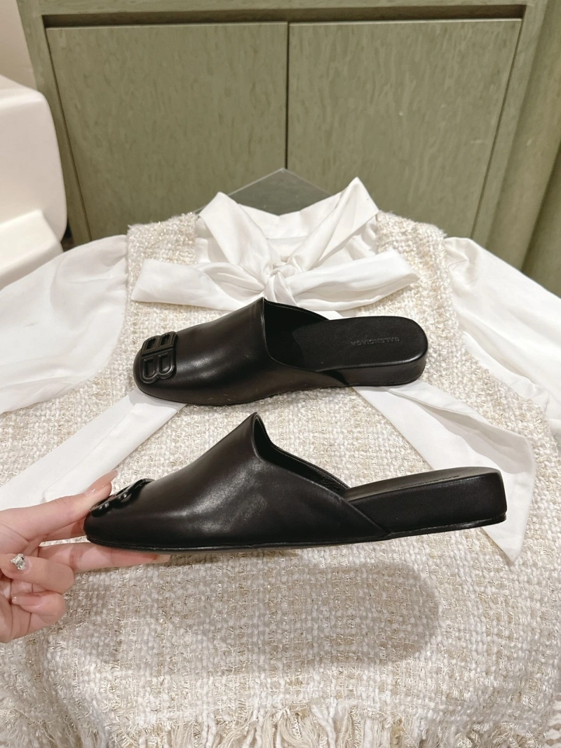 Resilient Bxlxnciaga Slippers 110401