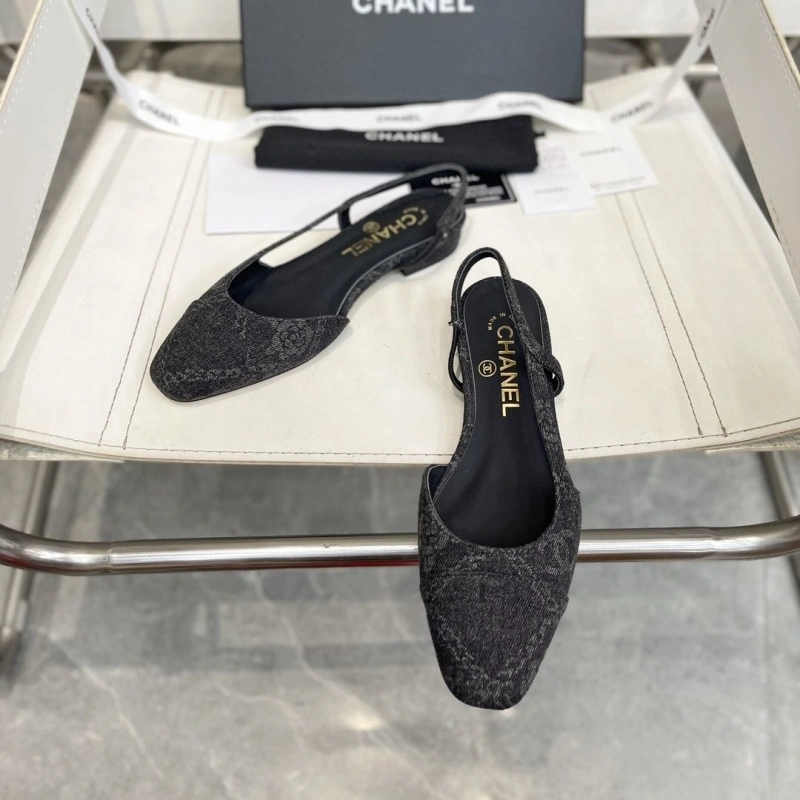 Bold Chxnxl Sandals 132722