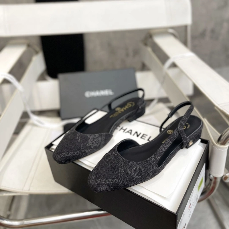 Bold Chxnxl Sandals 132722