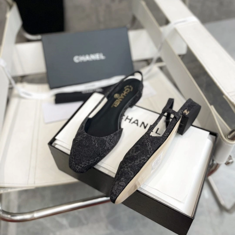 Bold Chxnxl Sandals 132722