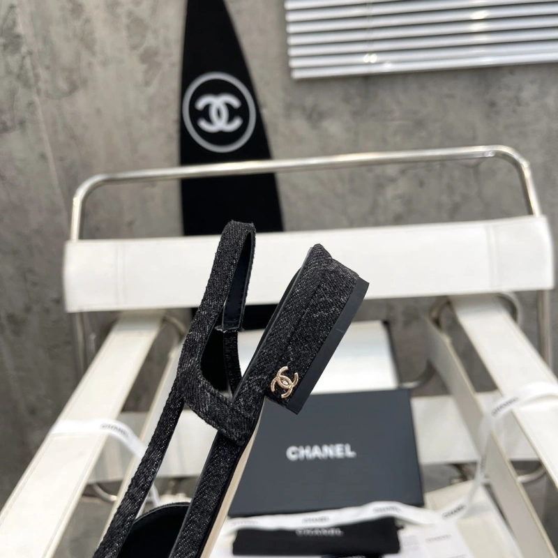 Bold Chxnxl Sandals 132722